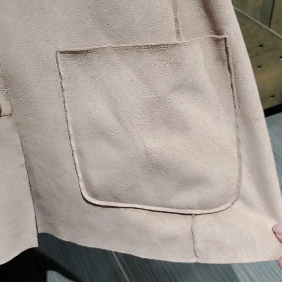 Westbound TAN FAUX SUEDE SHACKET SIZE SMALL - Picture 6 of 8